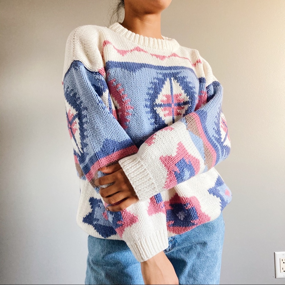 SOLD: Non Holiday, Holiday sweater💕💙